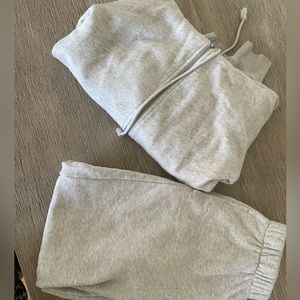 Brandy melville feather grey sweatpants set